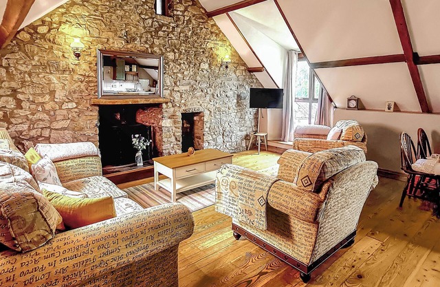 2 bedroom accommodation in Pontyberem, Carmarthenshire