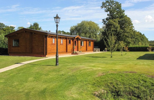 2 bedroom accommodation in Pulborough, near Arundel