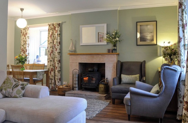 2 bedroom accommodation in Sandyhills
