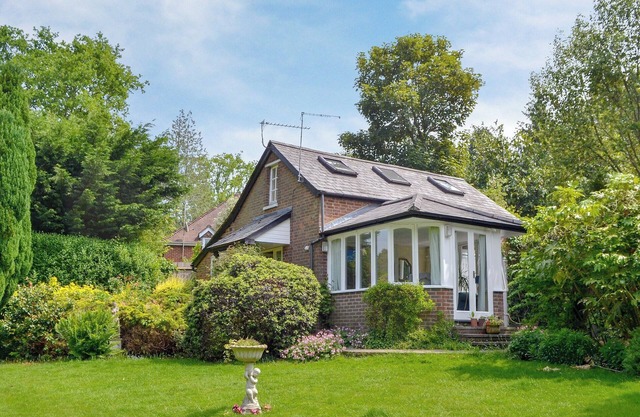 2 bedroom accommodation in Chilworth, near Southampton