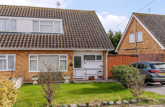 2 bedroom accommodation in Whitstable