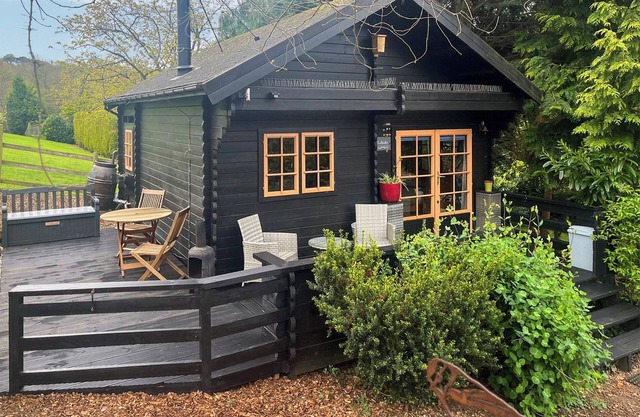 2 bedroom accommodation in Faversham
