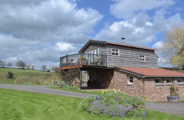 2 bedroom accommodation in Bosbury, near Ledbury