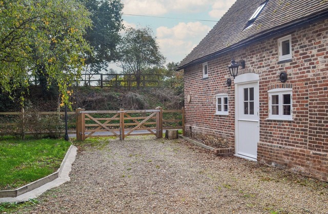 2 bedroom accommodation in Hothfield