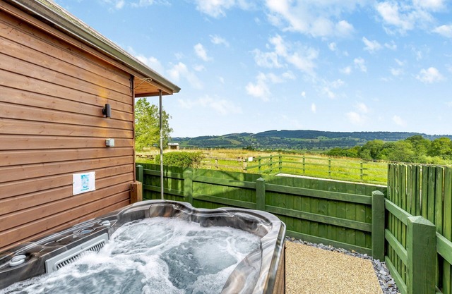2 bedroom accommodation in Forden, near Welshpool