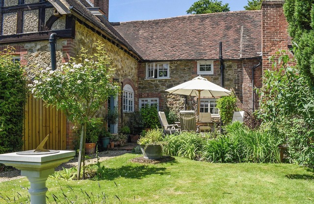 2 bedroom accommodation in Holmbury St Mary, near Dorking