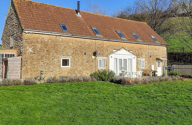 2 bedroom accommodation in Bridport