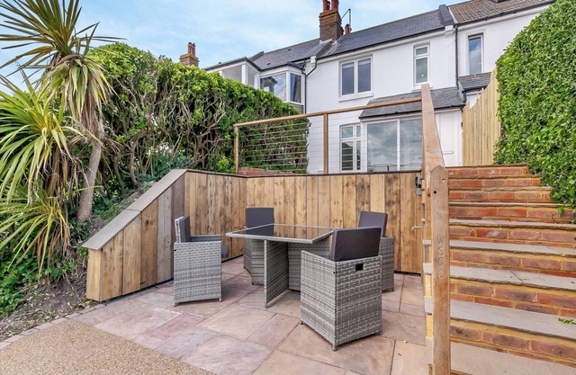 2 bedroom accommodation in Brighton