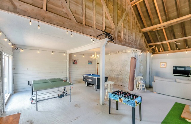 2 bedroom accommodation in Halstead