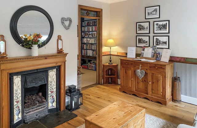 2 bedroom accommodation in Petworth, near Arundel