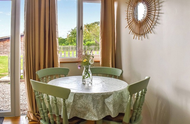 2 bedroom accommodation in Egerton, near Ashford