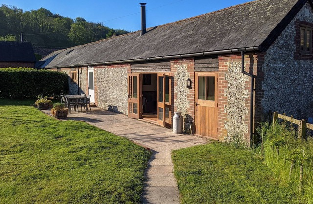 2 bedroom accommodation in Compton, near Chichester
