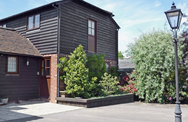 2 bedroom accommodation in Herstmonceux, near Hailsham