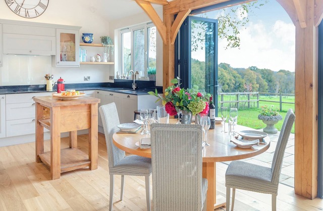 2 bedroom accommodation in Horsham