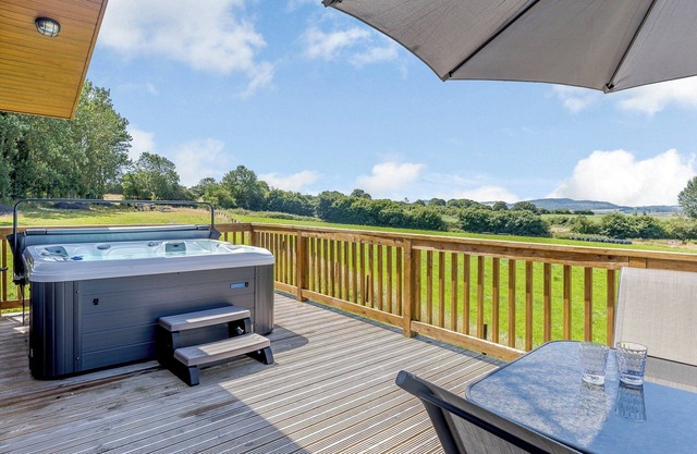 2 bedroom accommodation in Chadwick, near Worcester