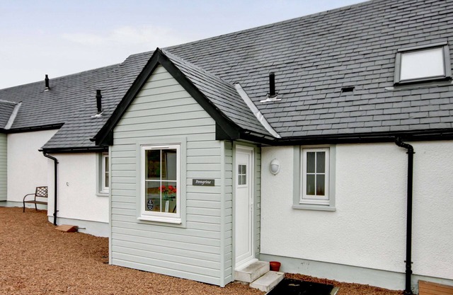 2 bedroom accommodation in Stirling