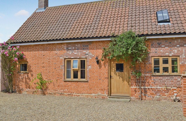2 bedroom accommodation in Aldeby, near Beccles