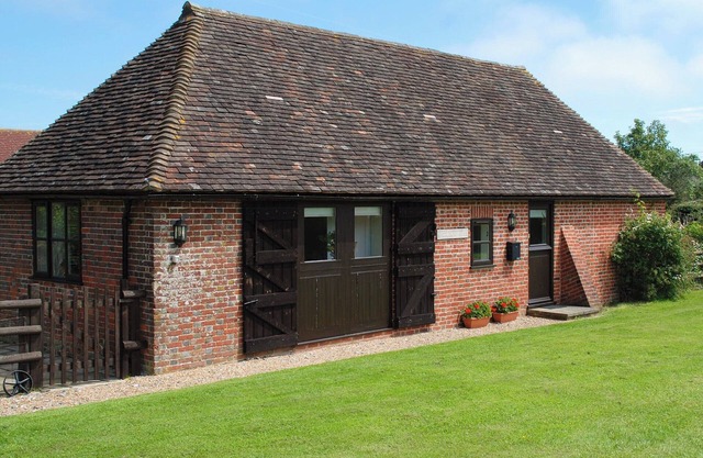 2 bedroom accommodation in Bodsham, near Canterbury
