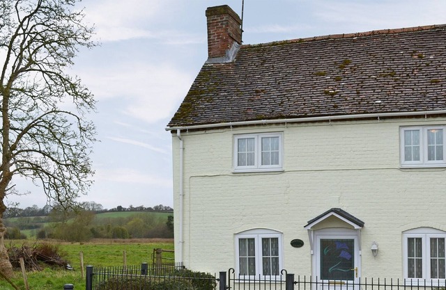 2 bedroom accommodation in Downton