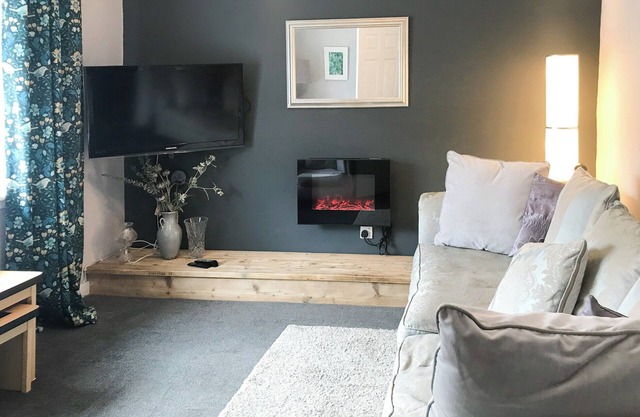 2 bedroom accommodation in Girvan