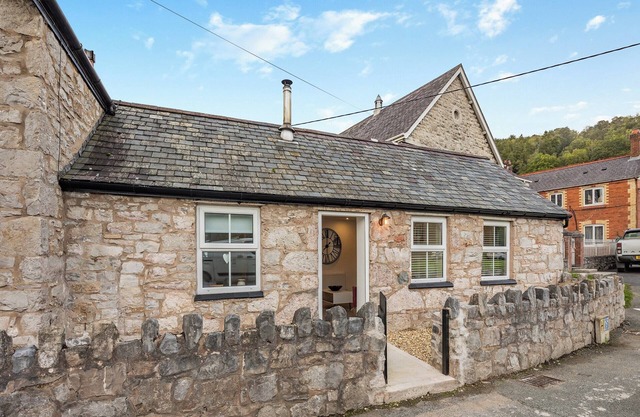 2 bedroom accommodation in Ruthin