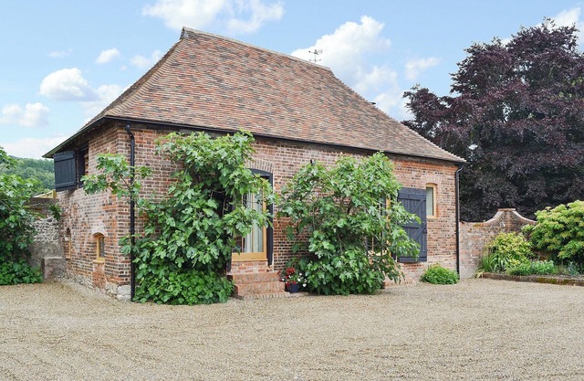 2 bedroom accommodation in East Brabourne, near Ashford