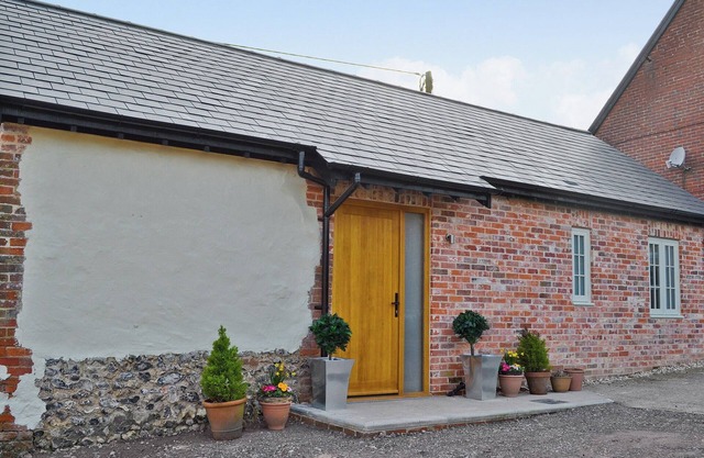 2 bedroom accommodation in Martin, near Fordingbridge