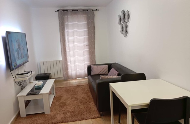 2 Bedroom Apartment in Ã‰vry-Courcouronnes