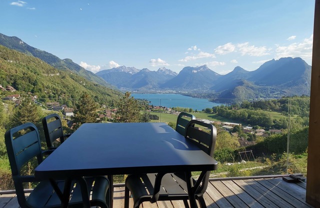2 bedroom apartment - With a view!