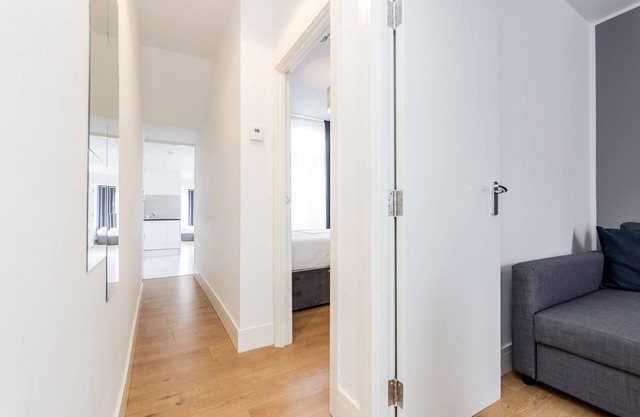 2 Bedroom Apartment close to ExCeL and Stratford
