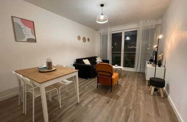 2 Bedroom Apartment in Cenon