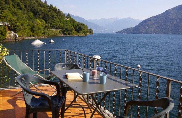2 bedroom apartment in a popular holiday residence with private beach