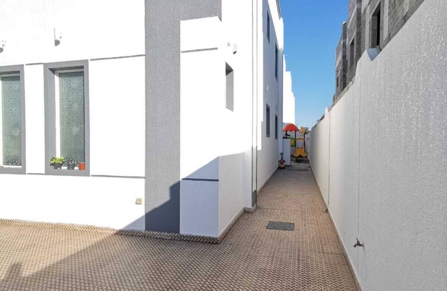 2-bedroom apartment in peaceful Muscat with WiFi, AC. Enjoyable getaway