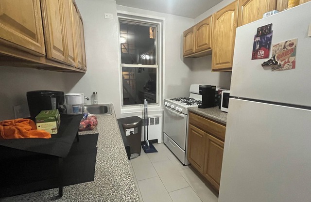 2-bedroom apartment in quiet charming Upper Manhattan New York Location.