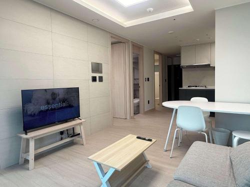 2-Bedroom Apartment Near Asan Medical Center