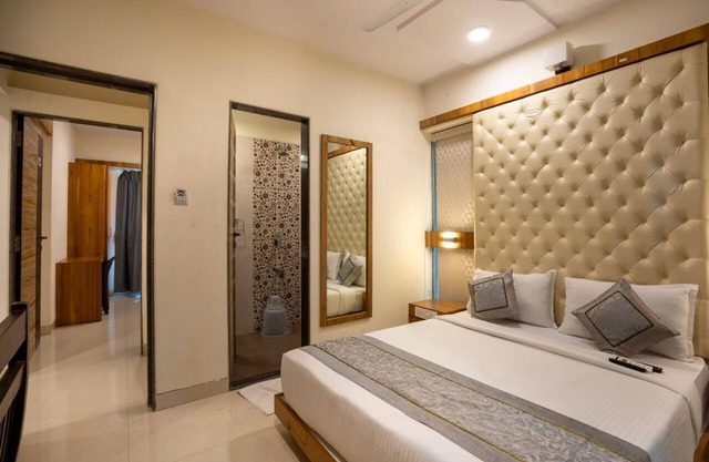 2 bedroom apartment near Mumbai Airport