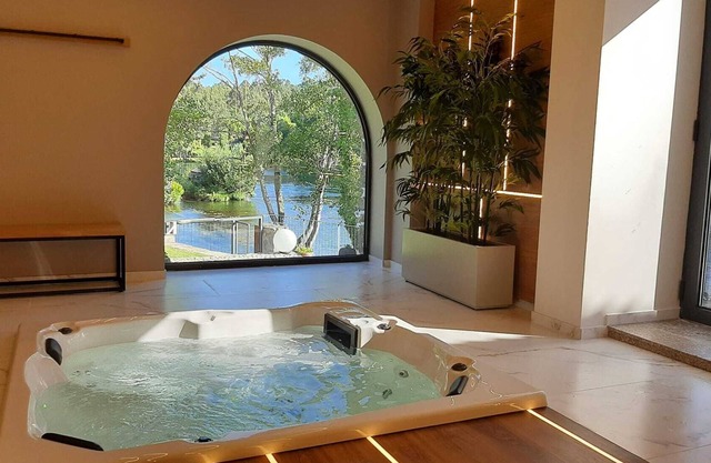 2 bedroom apartment * SPA * River view
