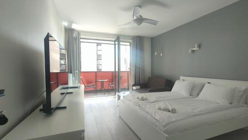 2-Bedroom Apartment with 2 Free Parking Spots - TAURON ARENA