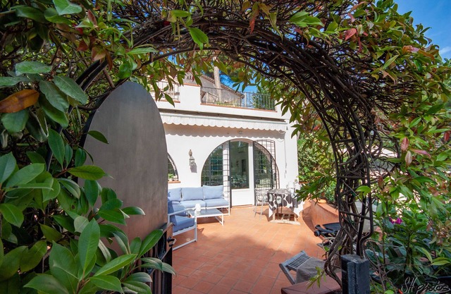 2 bedroom Cap d'Antibes with sauna and swimming pool