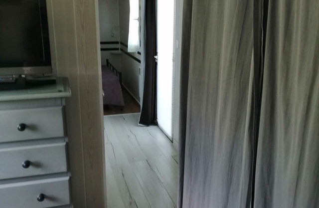 2-BEDROOM CHALET IN SUNNY PROVENCE