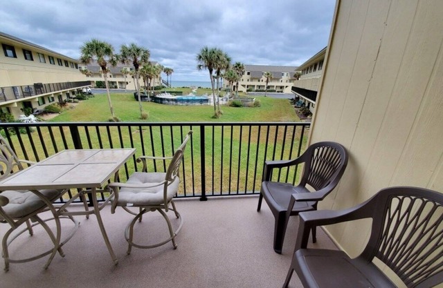 2 Bedroom Condo: Beach, Pool & Tennis Access