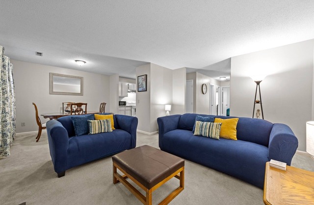 2 Bedroom Condo HighSpeed WiFi near Top Golf & Airport