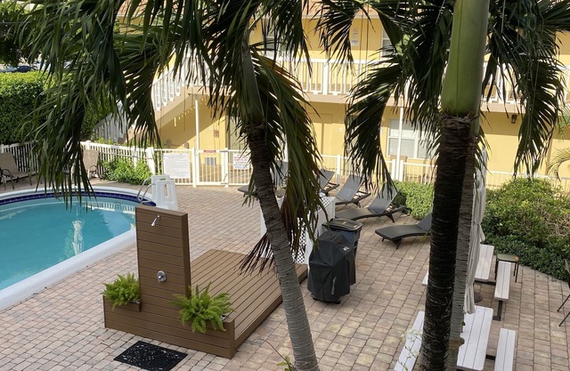 2 bedroom condo in quiet, 16 unit, non smoking complex