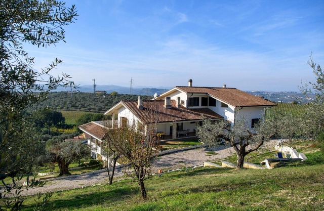 2 bedroom cozy apartment in Moscufo