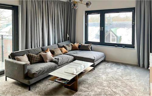 2 Bedroom Cozy Apartment In Stockholm