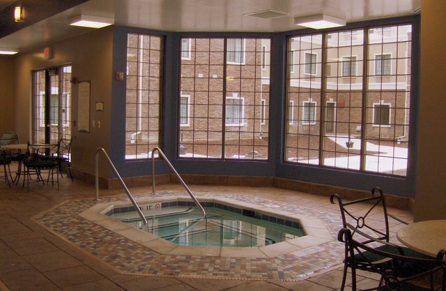 2 Bedroom | Free Breakfast. Indoor Pool & Hot Tub