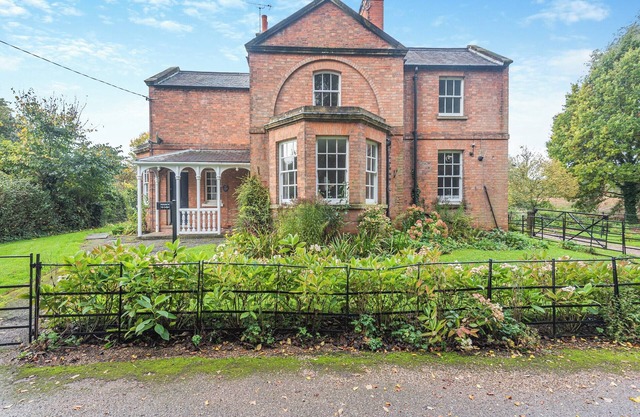 2 bedroom accommodation in All Nottinghamshire