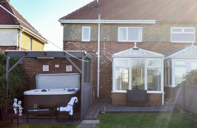 2 bedroom accommodation in Newbiggin-by-the-Sea