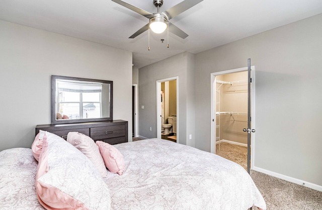 2 Bedroom Gem in Prime Location!