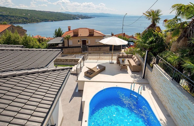 2 bedroom gorgeous home in Volosko